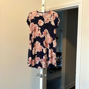 Floral dress. Size M.